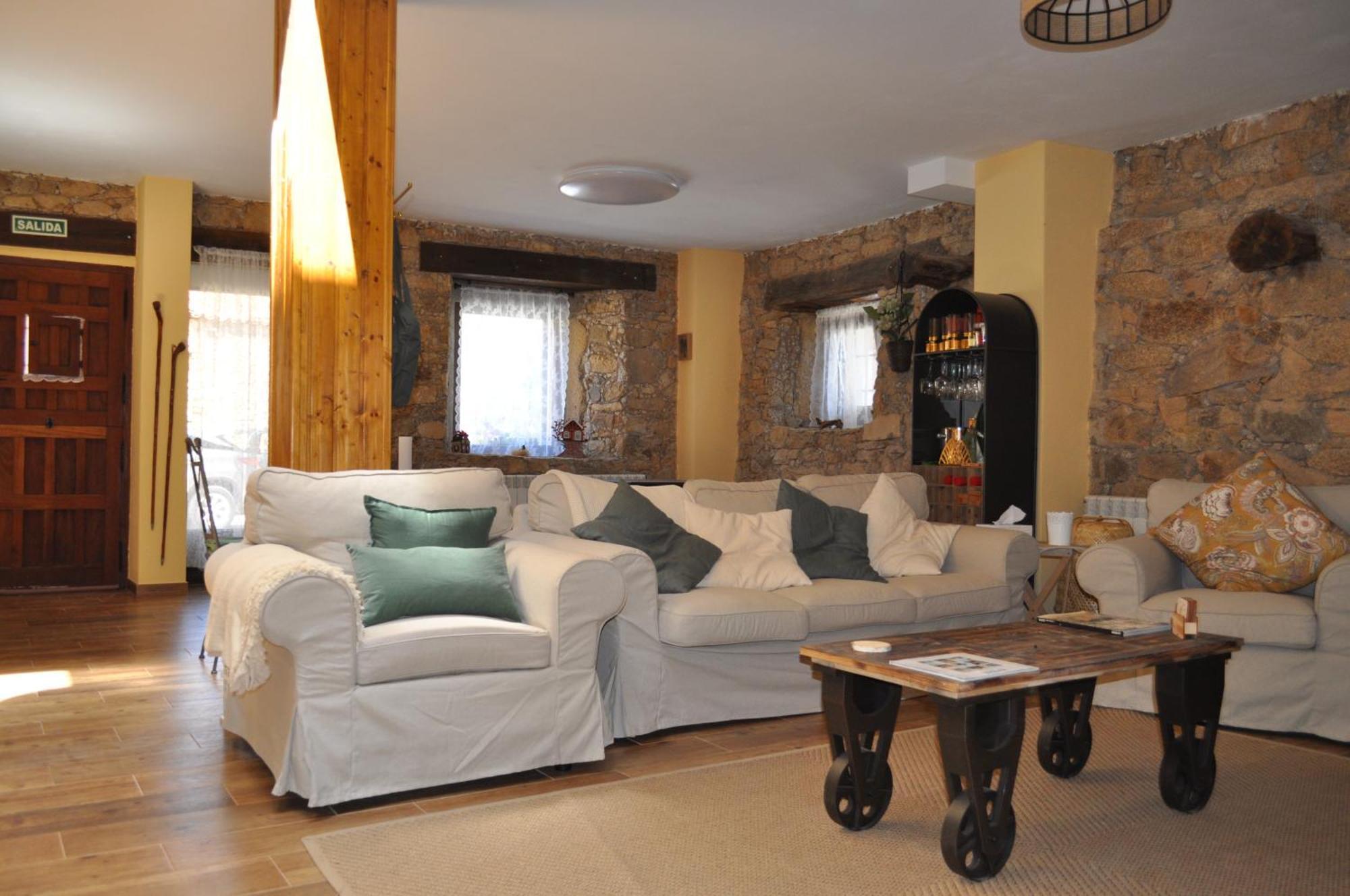 El Rincon Secreto De Gredos Especializada En Celiaquia Y Diabetes Y Jacuzzi Guest House Tormellas Bagian luar foto