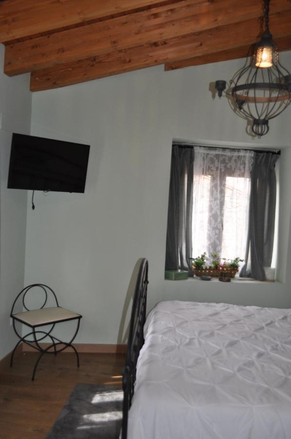 El Rincon Secreto De Gredos Especializada En Celiaquia Y Diabetes Y Jacuzzi Guest House Tormellas Bagian luar foto
